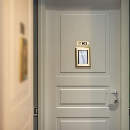 Le Del Barone Bed & Breakfast 4*